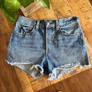 Levi's Strauss & Co 501 Jean Denim Shorts  Size W28